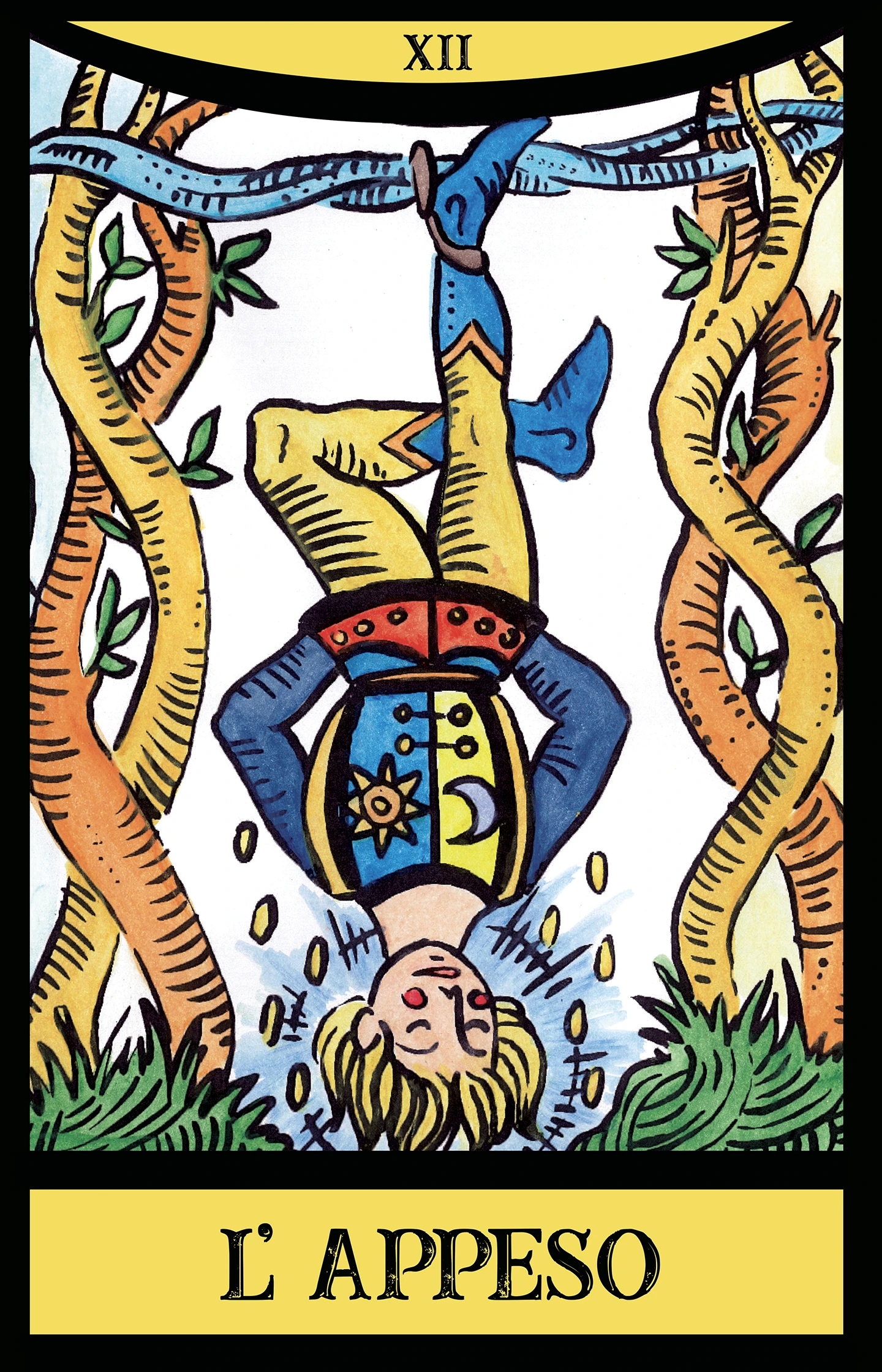 Illustrazione dell'arcano maggiore numero XII, 'L'Appeso'. Un giovane è appeso per un piede a una trave sorretta da due alberi rigogliosi. La figura, con un'espressione serena e i capelli biondi che ricadono verso il basso, indossa una veste blu e gialla decorata con un sole e una luna. Lo sfondo è caratterizzato da un prato verde e un cielo bianco, con monete d'oro che sembrano cadere dalle tasche del protagonista.