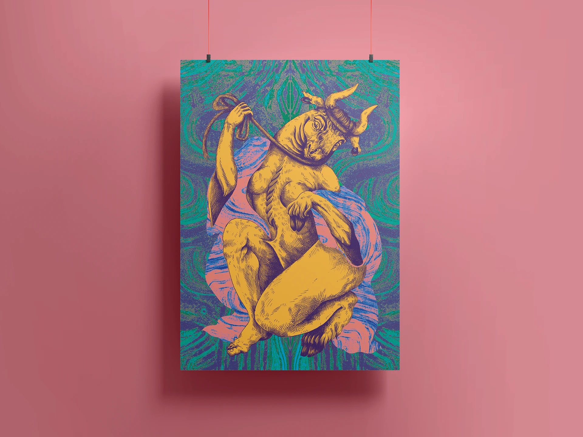 Mockup di un poster verticale dell'illustrazione 'Wicked Game' appeso a una parete rosa pastello. L'opera, caratterizzata dalla figura della donna-toro e da uno sfondo psichedelico verde e blu, risalta grazie al contrasto con la superficie monocromatica circostante, enfatizzando la natura scultorea e monumentale del design.